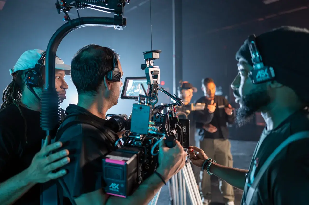 behind the scenes gallery 7